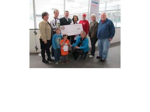 Jets Present check for $3298 to MDA