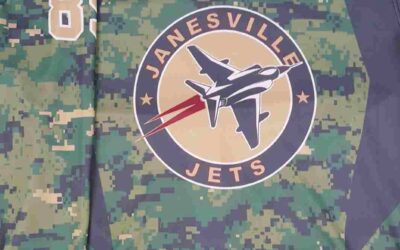 Jets Saluting Service