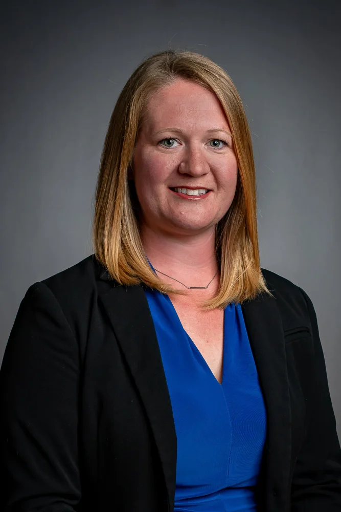 Amanda Davis headshot