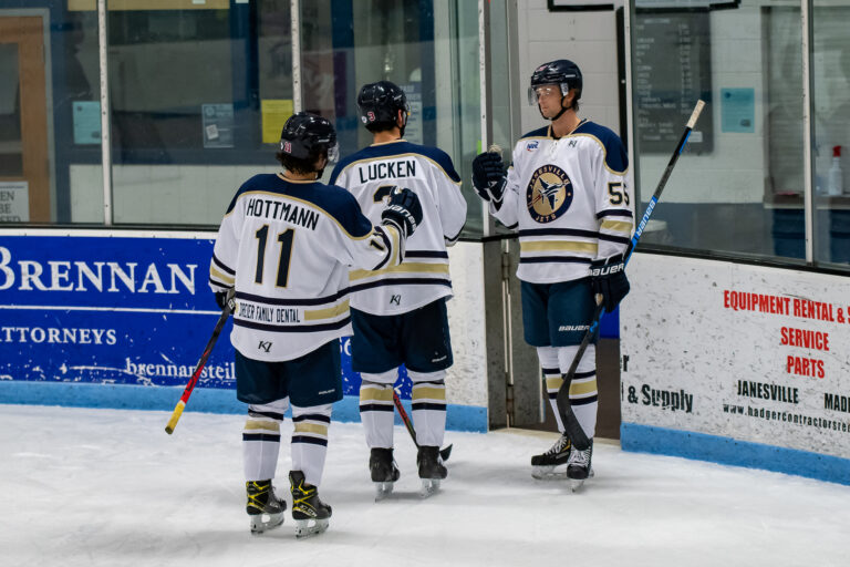 Jets Split First Pair of Games With U17s