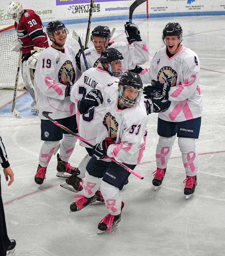 Weekend Wrapup: Streak Ends in Split vs. Ice Dogs